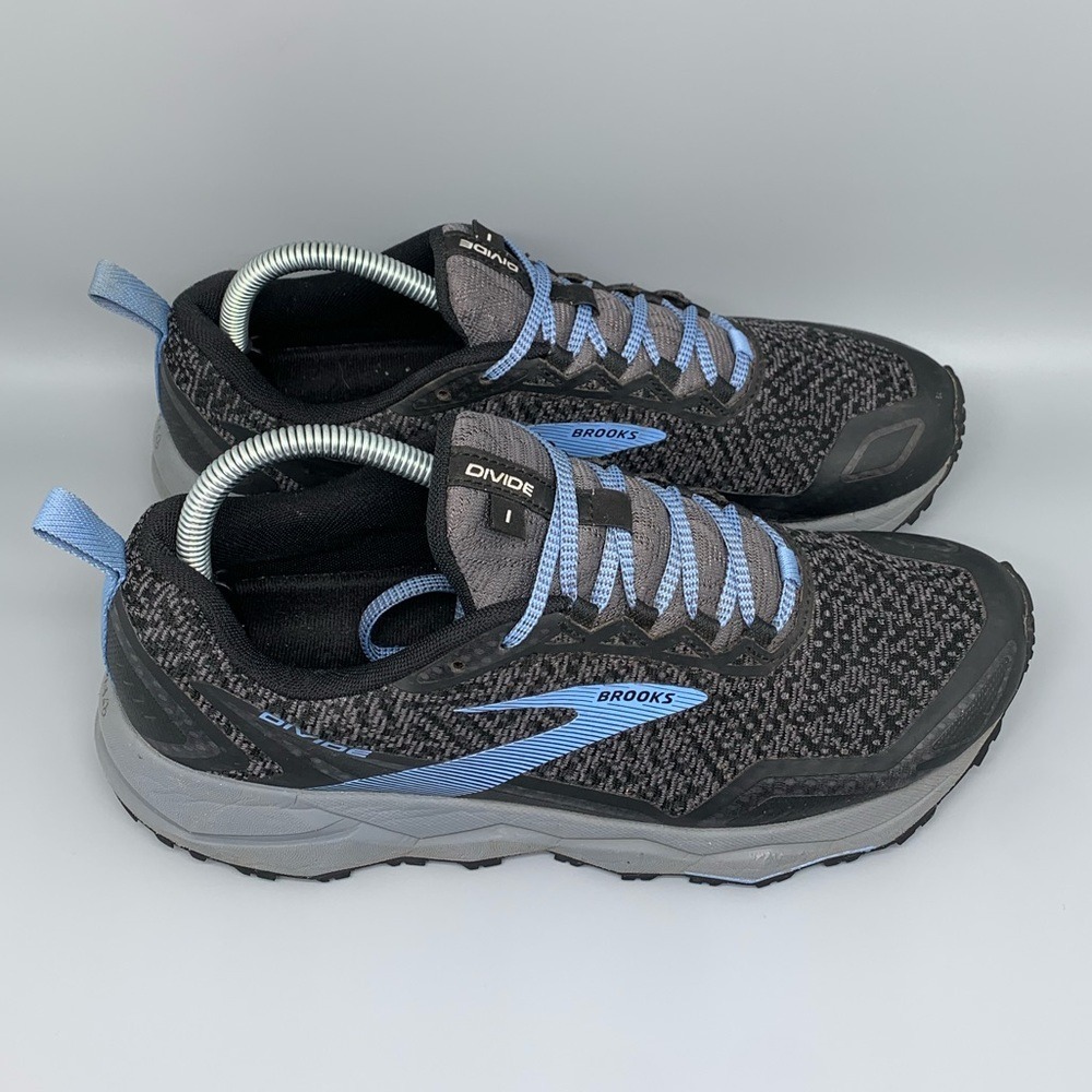 Brooks Divide Black Blue Trail Running Shoes 1203211B080 Women's Sz 9.5